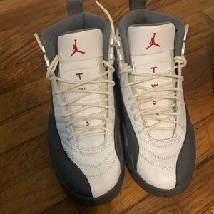 Like new Jordan’s! White and grey colors worn a few times